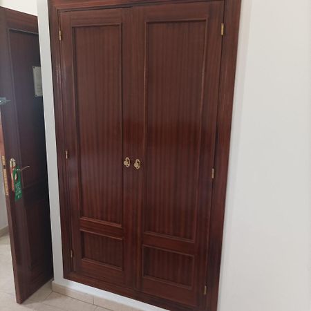 Hostal Carlos 2 La Línea de la Concepción エクステリア 写真