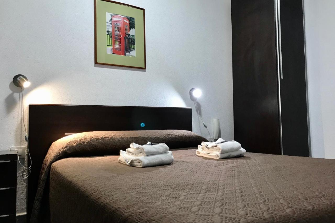 Hostal Carlos 2 La Línea de la Concepción エクステリア 写真