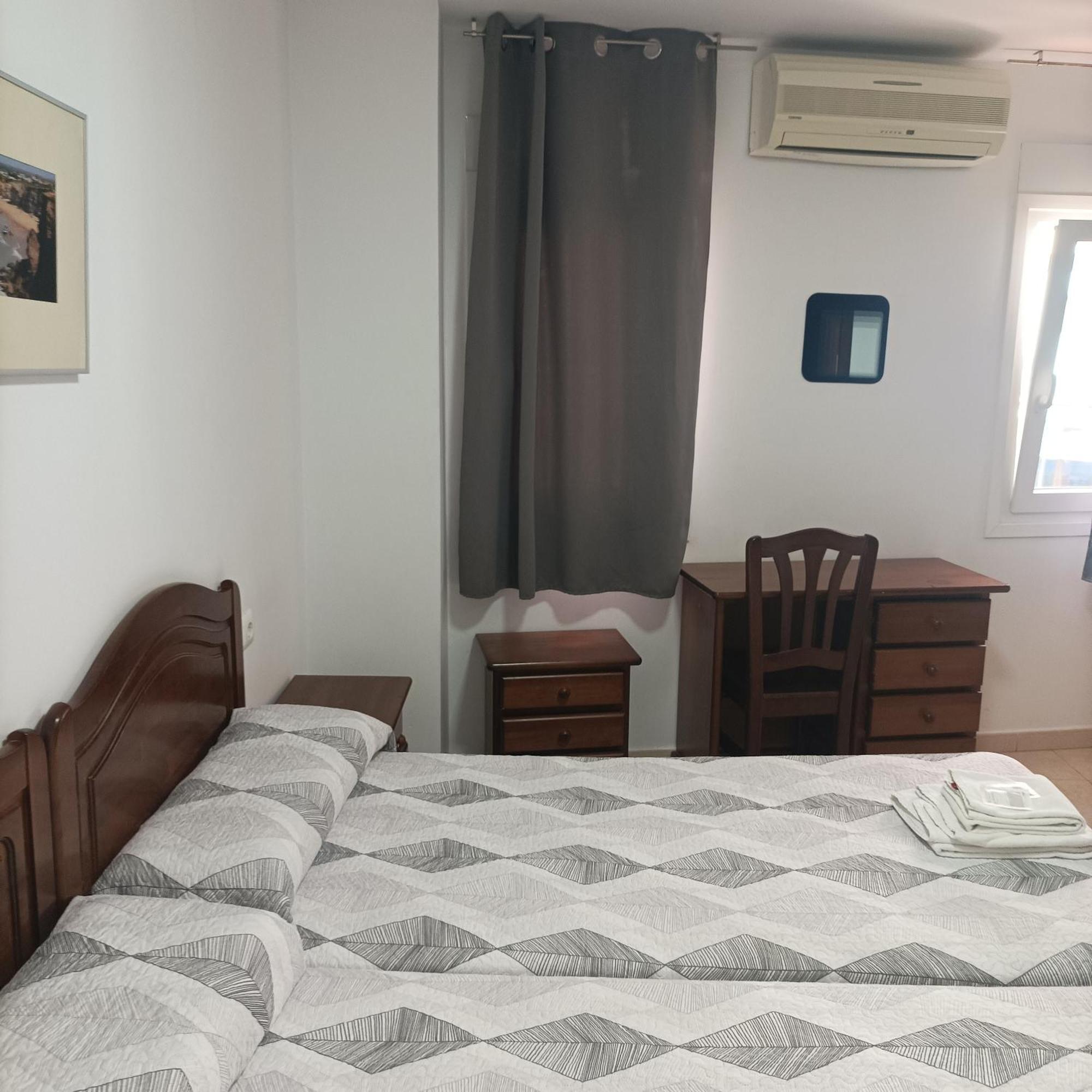 Hostal Carlos 2 La Línea de la Concepción エクステリア 写真